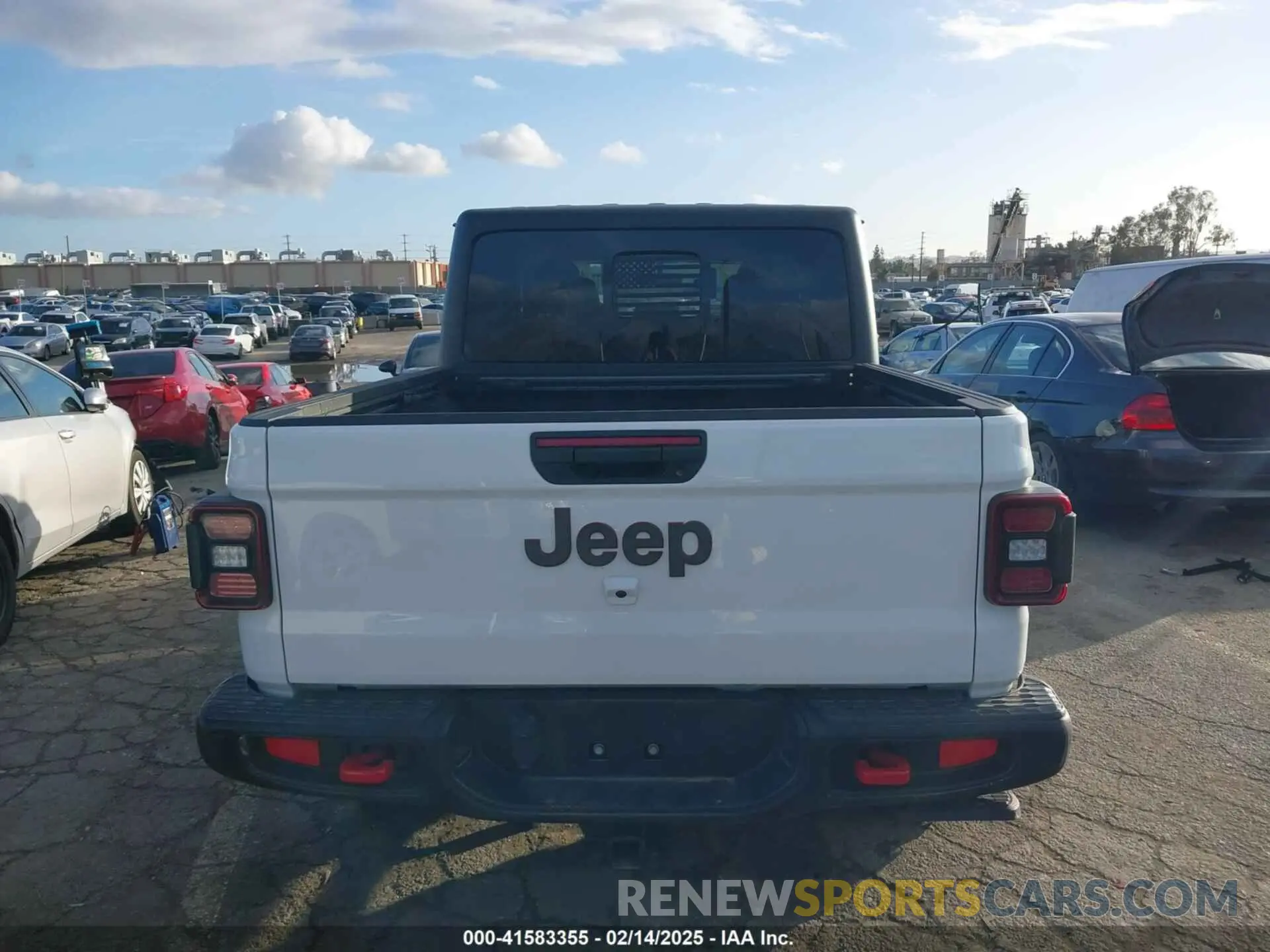 16 Photograph of a damaged car 1C6JJTBG5PL566958 JEEP GLADIATOR 2023