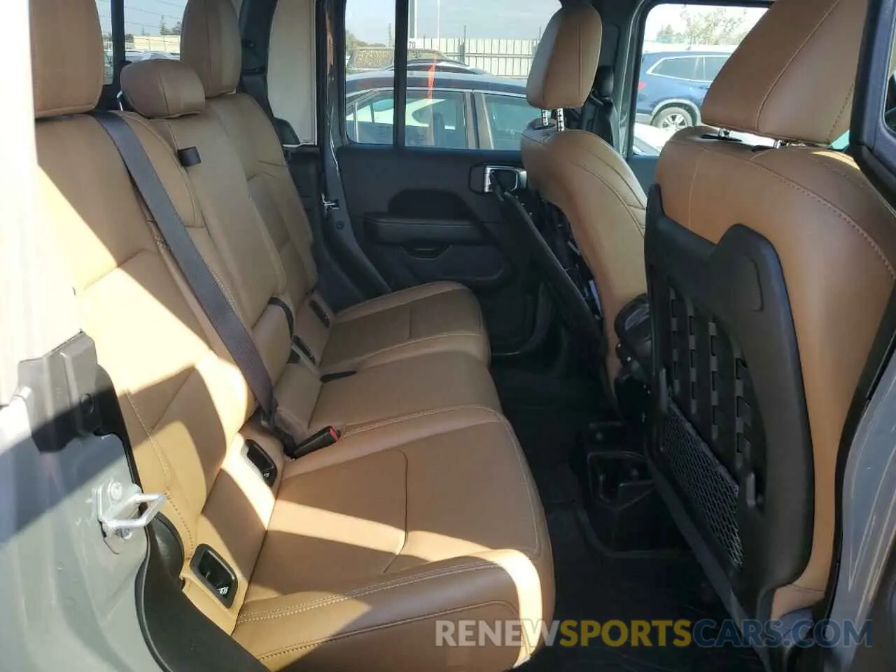 10 Photograph of a damaged car 1C6JJTBG8PL550219 JEEP GLADIATOR 2023