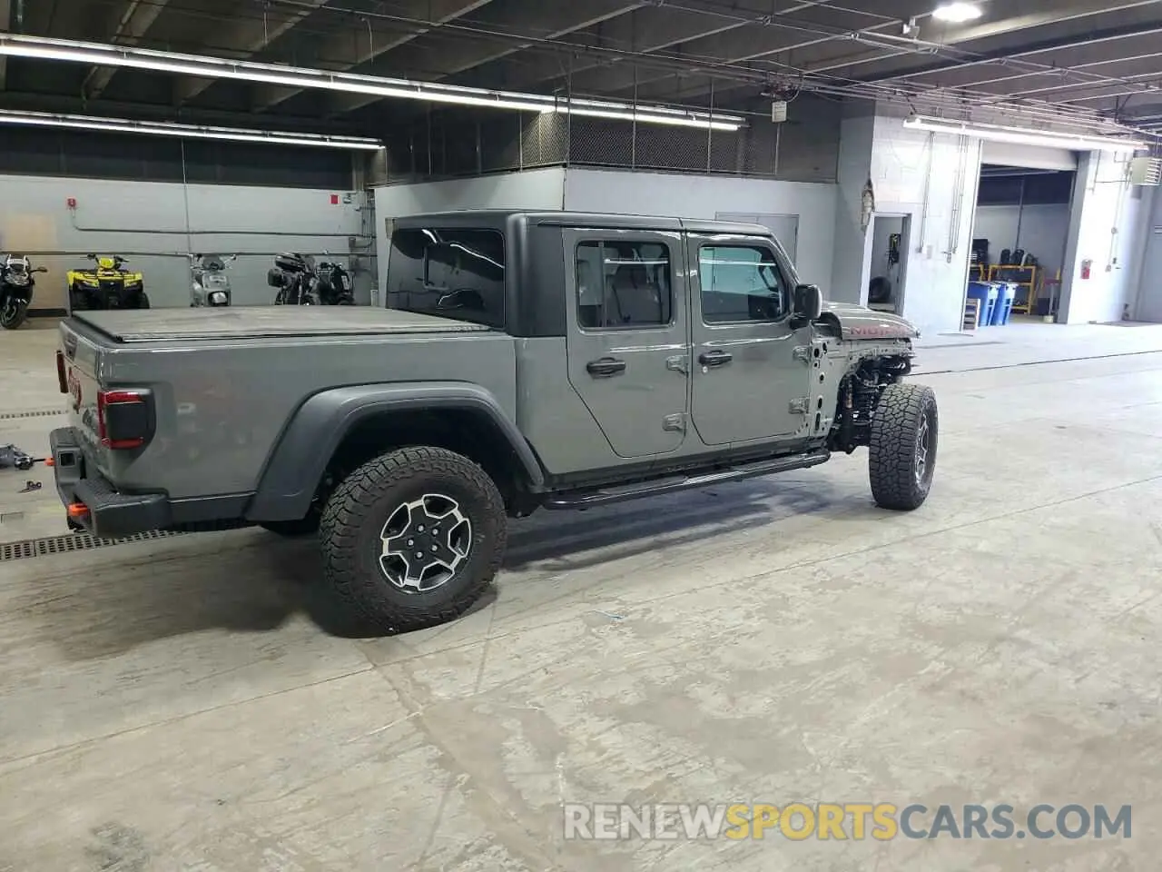 3 Photograph of a damaged car 1C6JJTEG0PL538805 JEEP GLADIATOR 2023