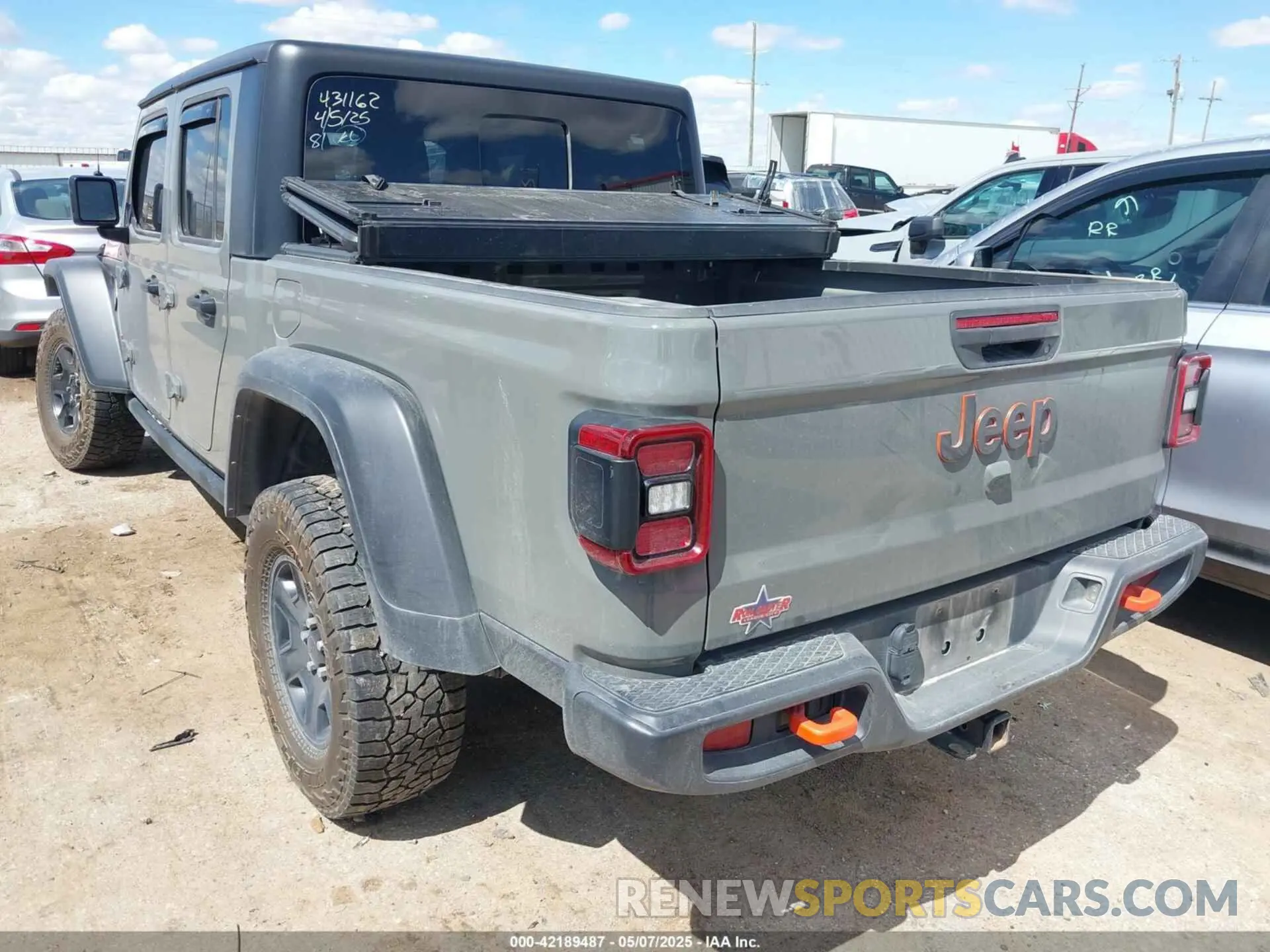 3 Photograph of a damaged car 1C6JJTEG2PL561809 JEEP GLADIATOR 2023