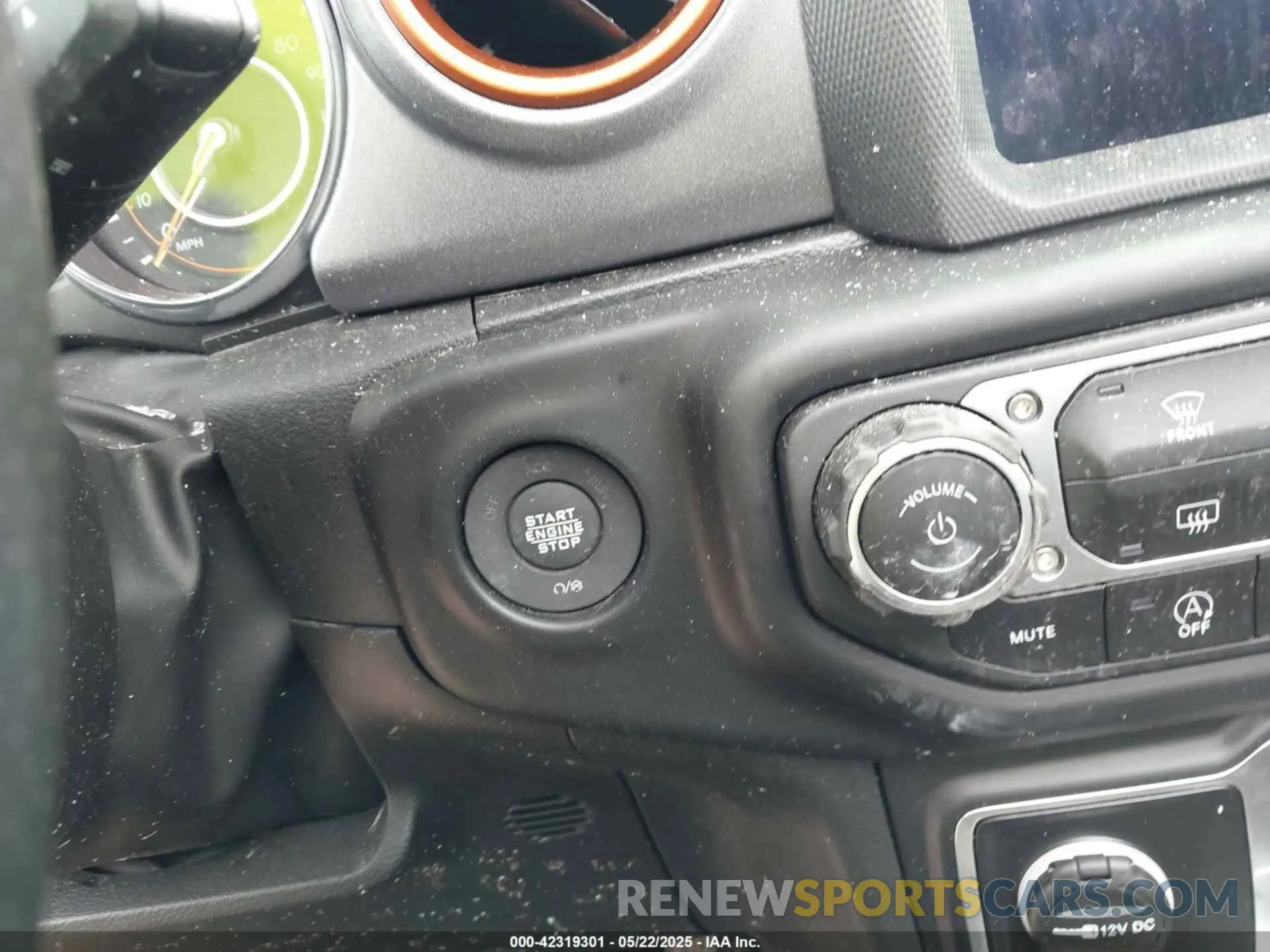 11 Photograph of a damaged car 1C6JJTEG5PL536662 JEEP GLADIATOR 2023