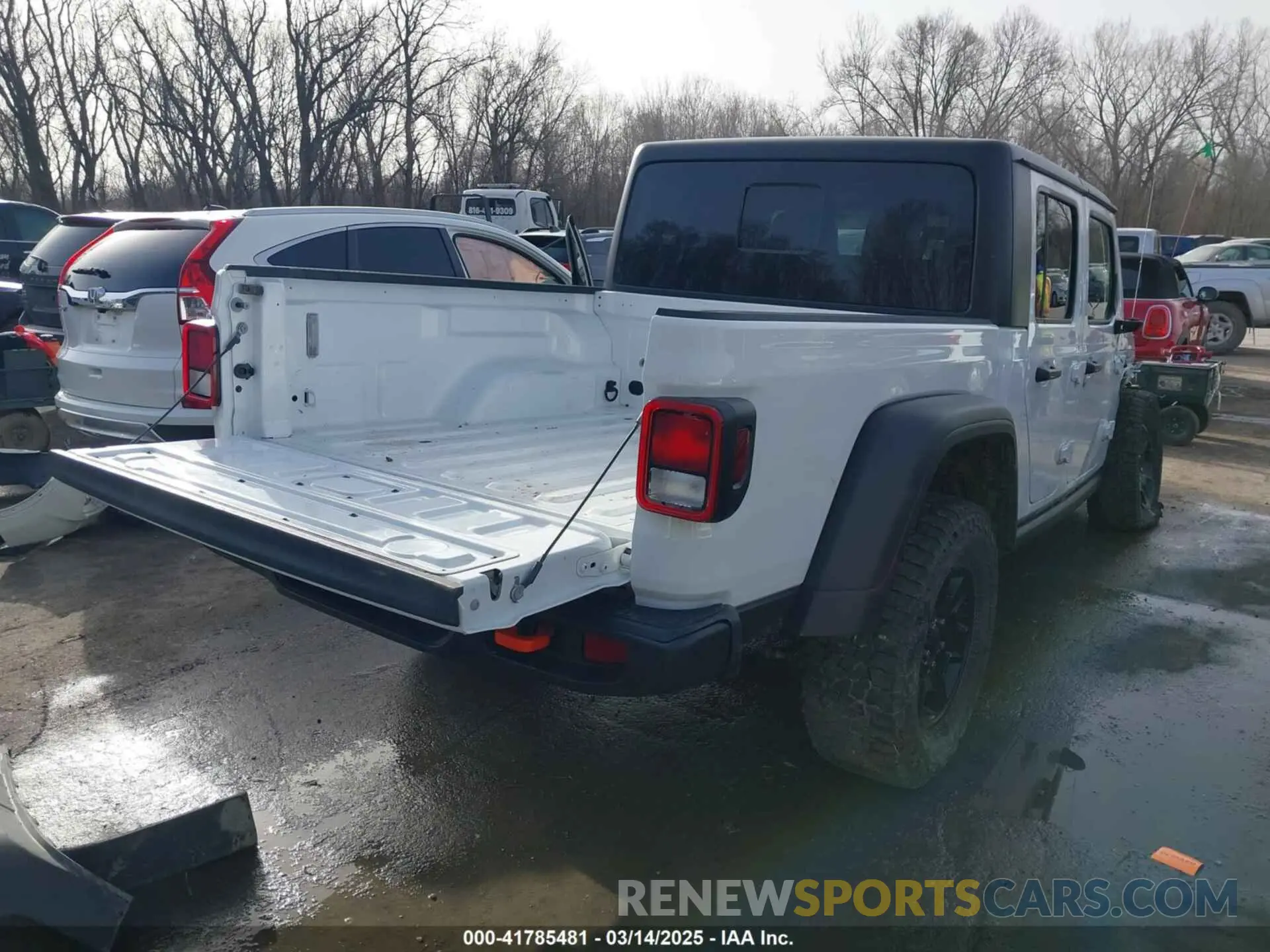 4 Photograph of a damaged car 1C6JJTEG6PL575342 JEEP GLADIATOR 2023