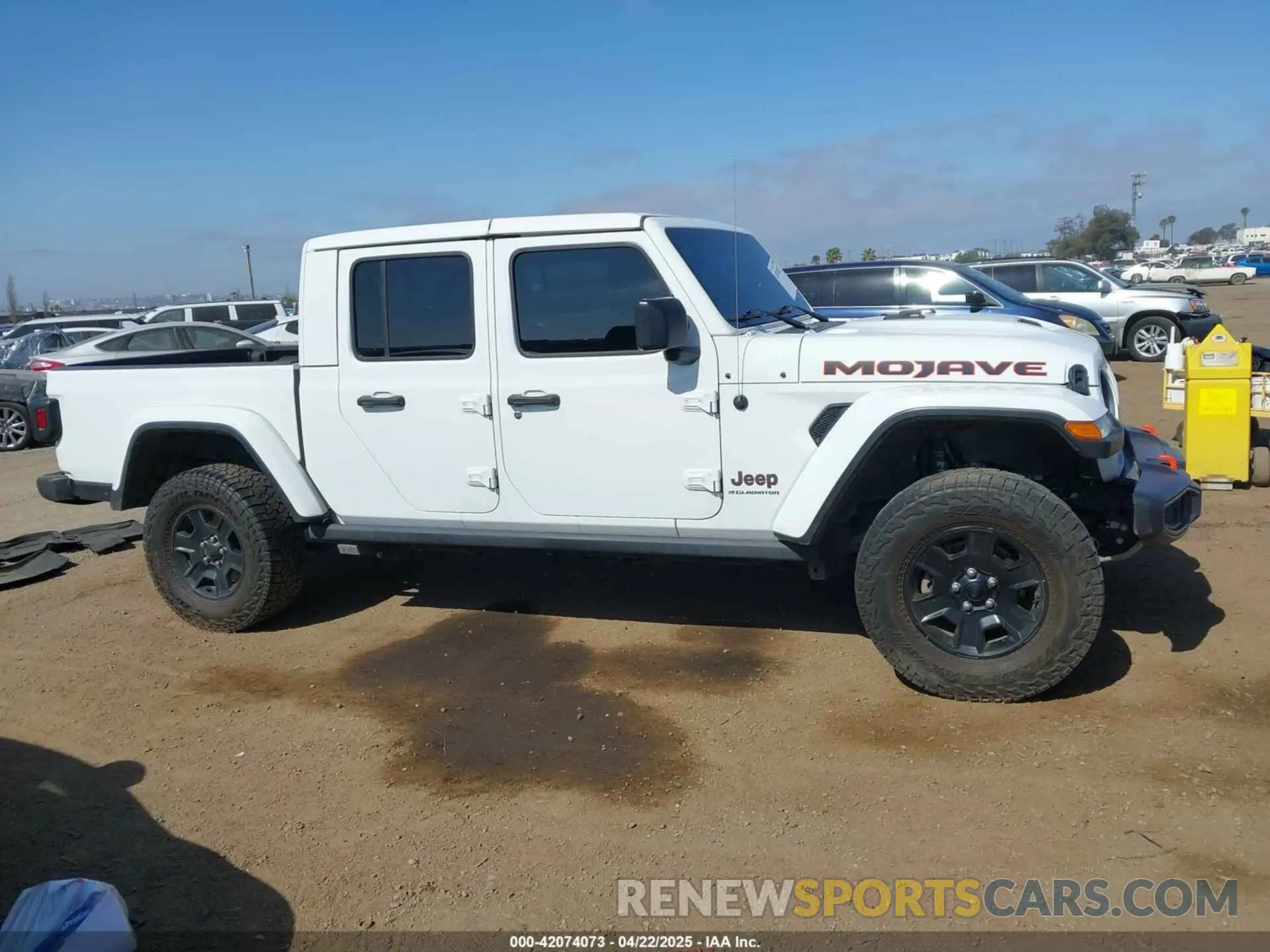 14 Photograph of a damaged car 1C6JJTEG7PL536582 JEEP GLADIATOR 2023