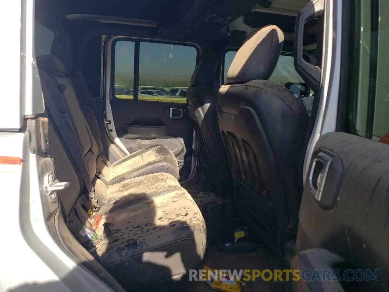 10 Photograph of a damaged car 1C6JJTEG9PL587727 JEEP GLADIATOR 2023
