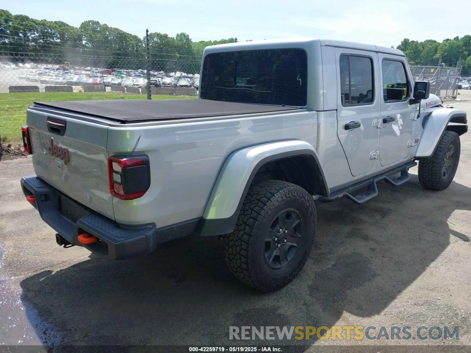 4 Photograph of a damaged car 1C6JJTEGXPL548712 JEEP GLADIATOR 2023