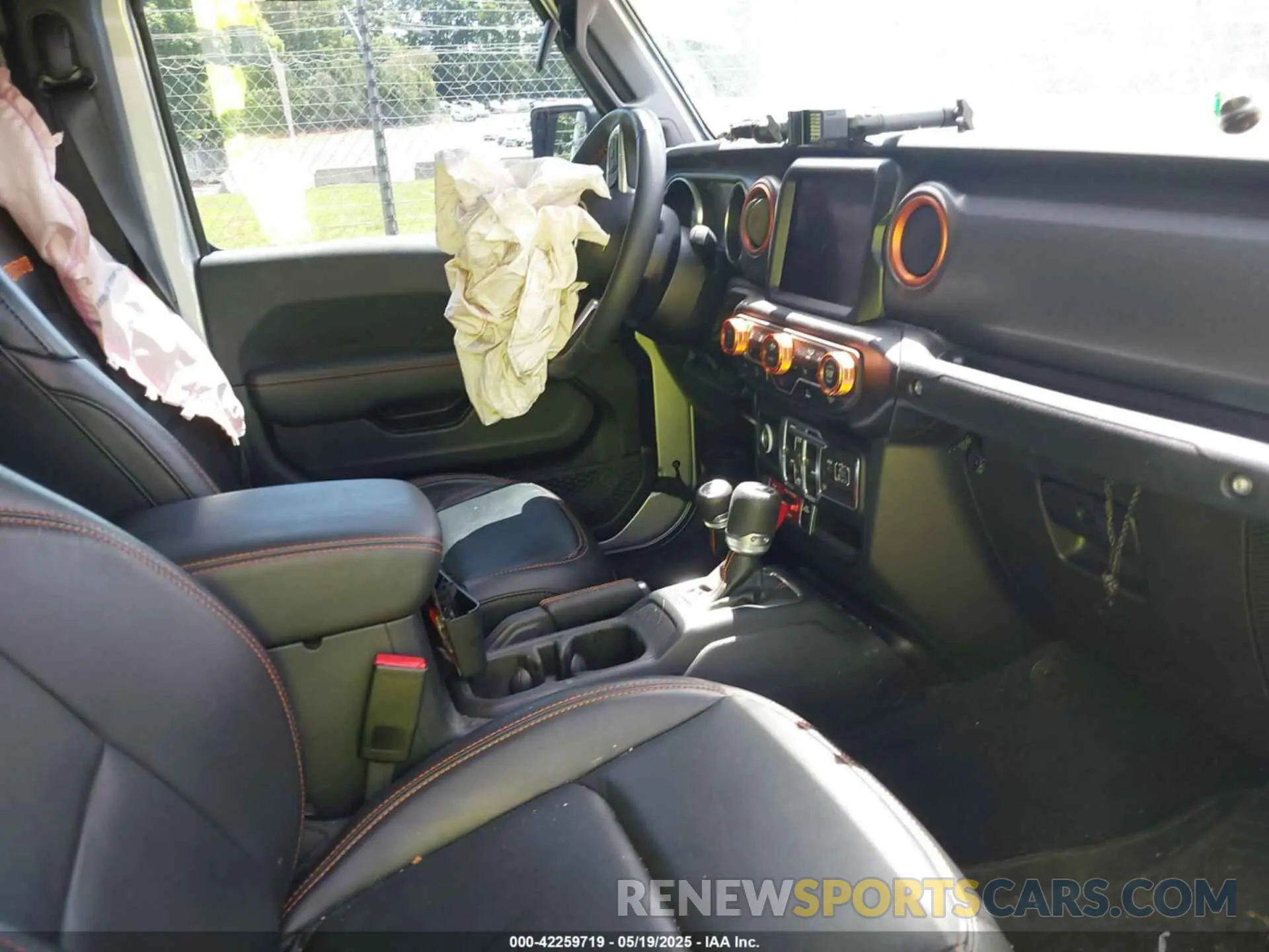 5 Photograph of a damaged car 1C6JJTEGXPL548712 JEEP GLADIATOR 2023