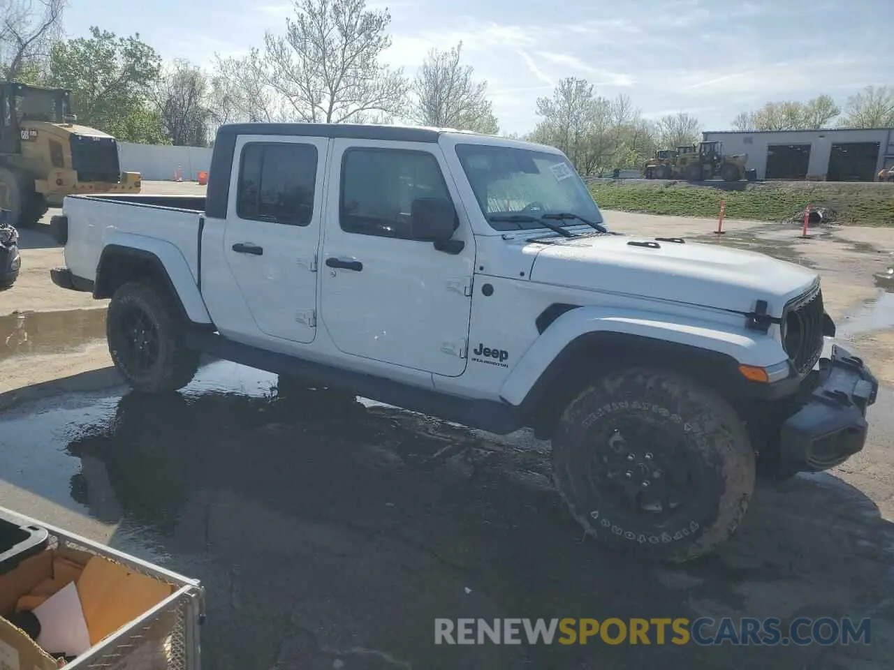 4 Photograph of a damaged car 1C6HJTAG0RL121370 JEEP GLADIATOR 2024