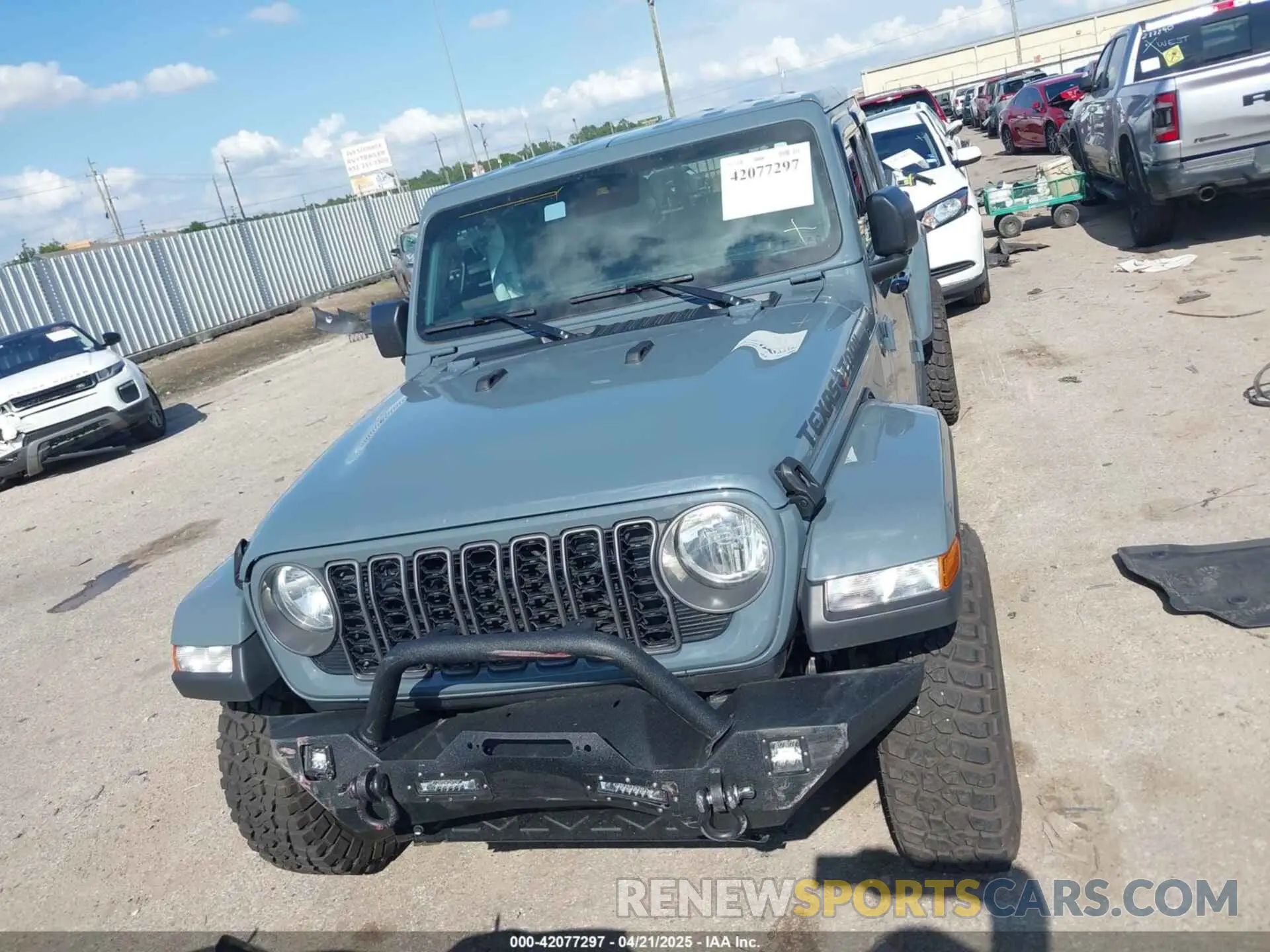 12 Photograph of a damaged car 1C6HJTAG4RL133974 JEEP GLADIATOR 2024
