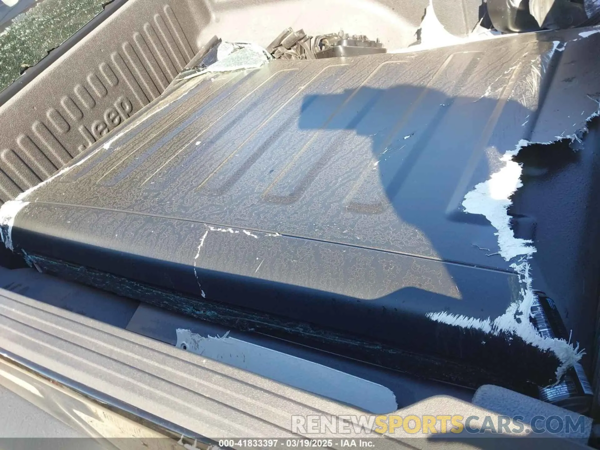 12 Photograph of a damaged car 1C6HJTAG6RL111586 JEEP GLADIATOR 2024