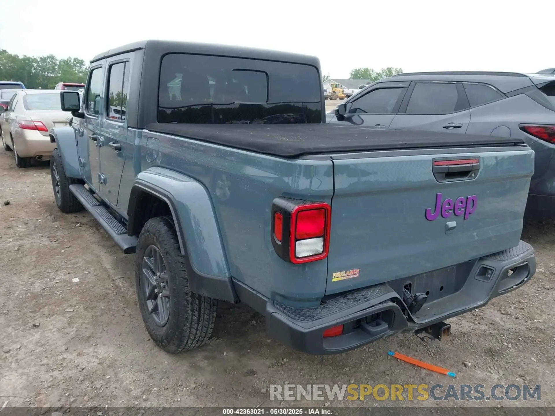 3 Photograph of a damaged car 1C6JJTAGXRL117537 JEEP GLADIATOR 2024