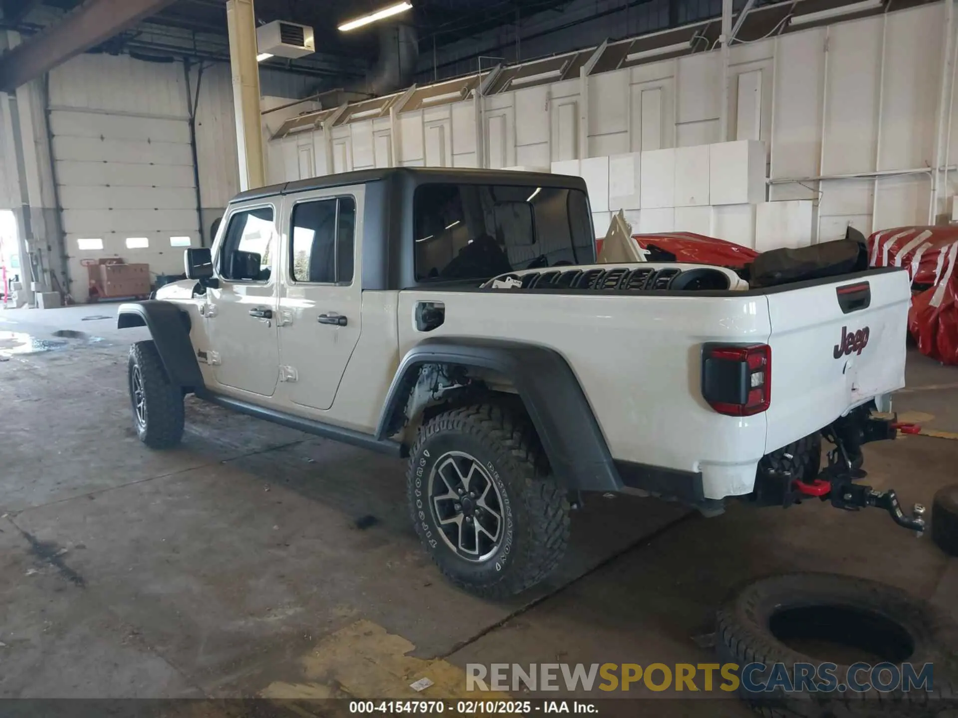 3 Photograph of a damaged car 1C6JJTBG0RL107582 JEEP GLADIATOR 2024