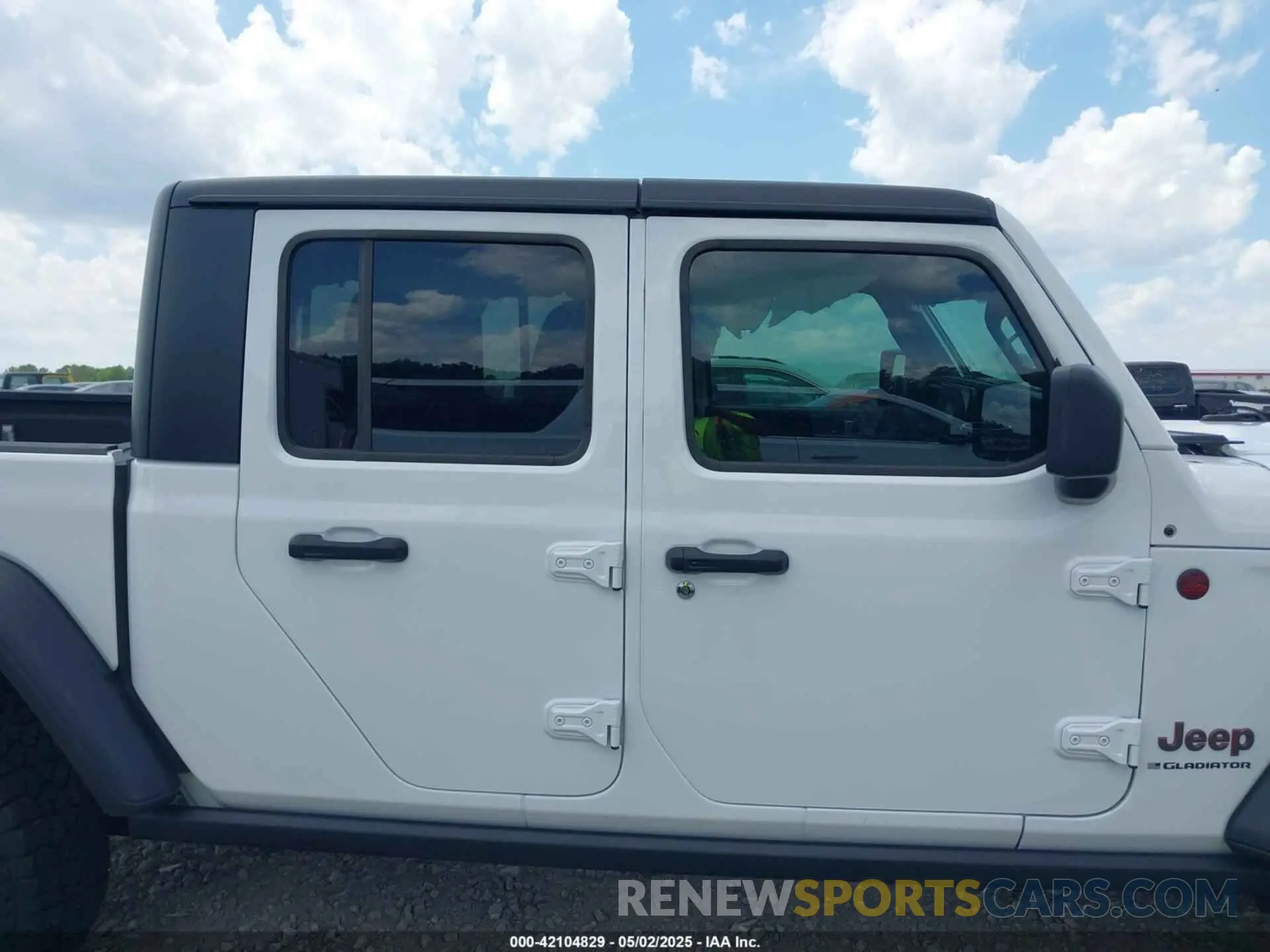 13 Photograph of a damaged car 1C6JJTBG5RL110865 JEEP GLADIATOR 2024