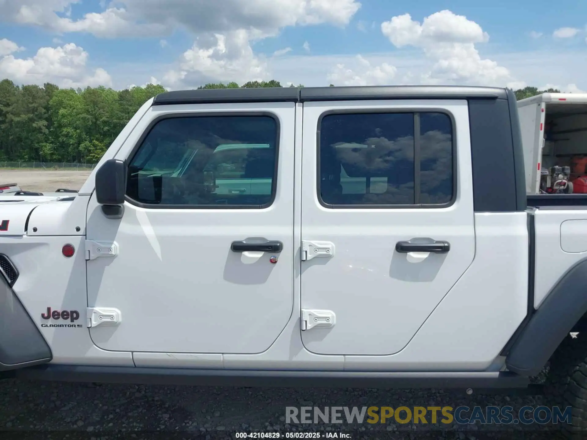14 Photograph of a damaged car 1C6JJTBG5RL110865 JEEP GLADIATOR 2024