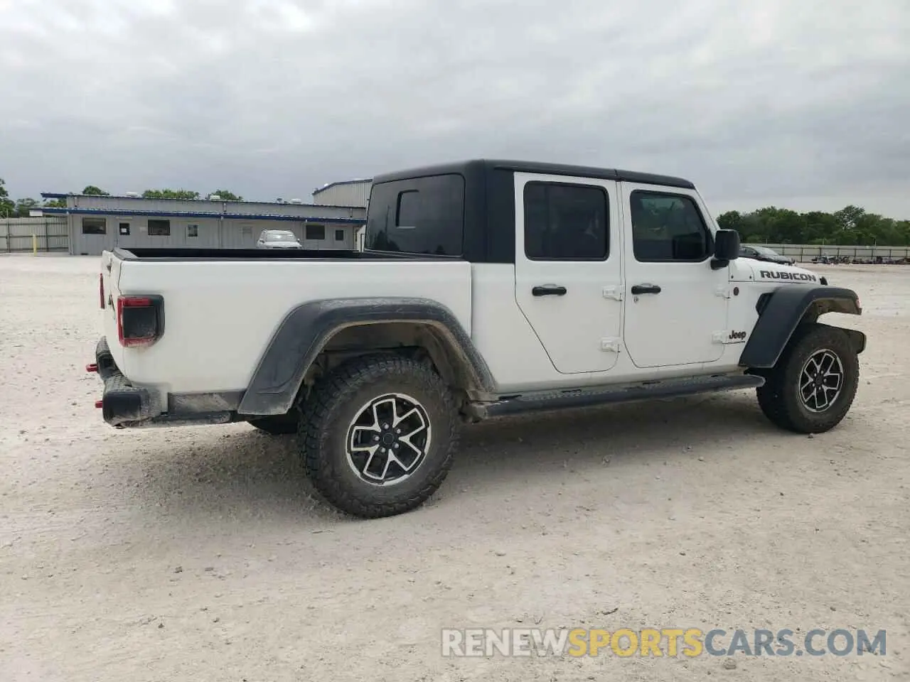 3 Photograph of a damaged car 1C6JJTBG9RL114322 JEEP GLADIATOR 2024