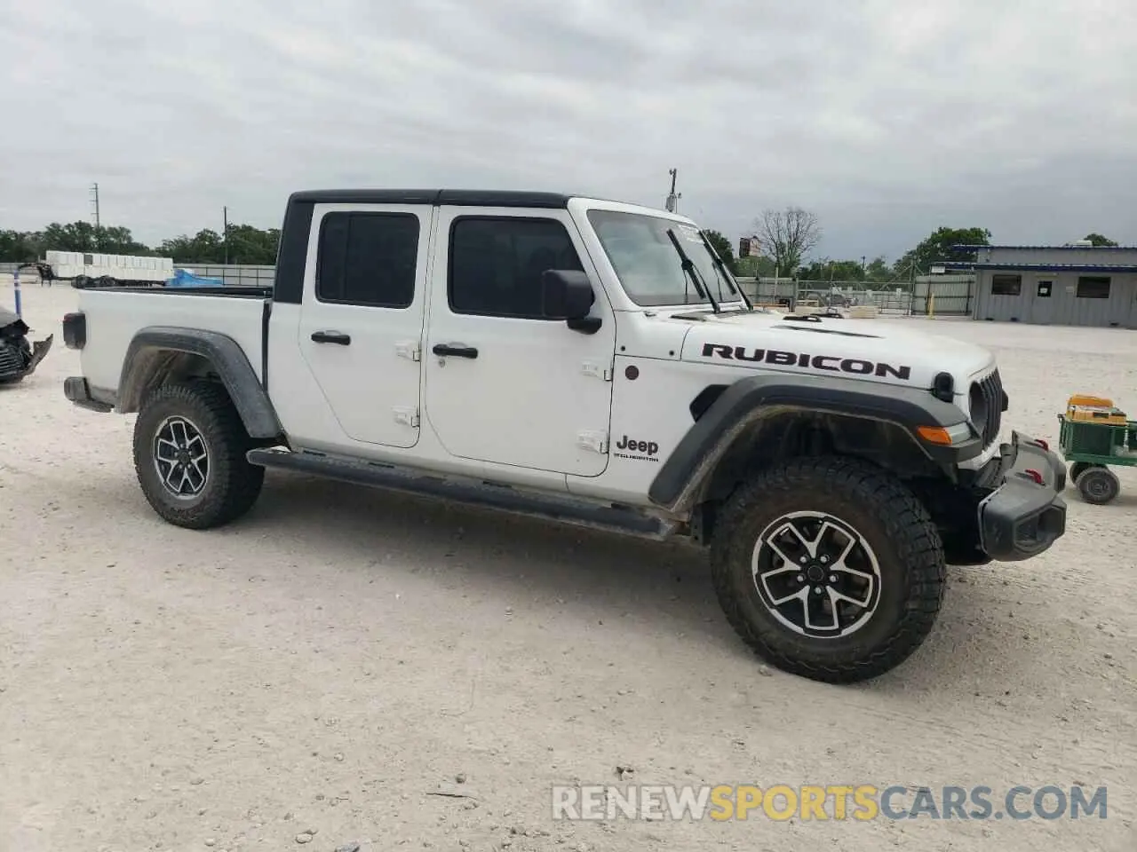 4 Photograph of a damaged car 1C6JJTBG9RL114322 JEEP GLADIATOR 2024