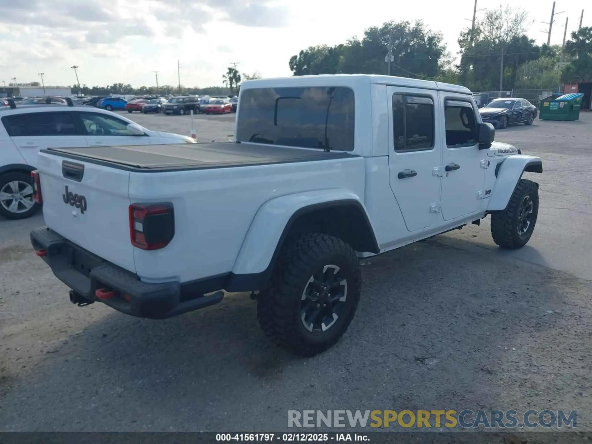 4 Photograph of a damaged car 1C6JJTBG9RL125269 JEEP GLADIATOR 2024