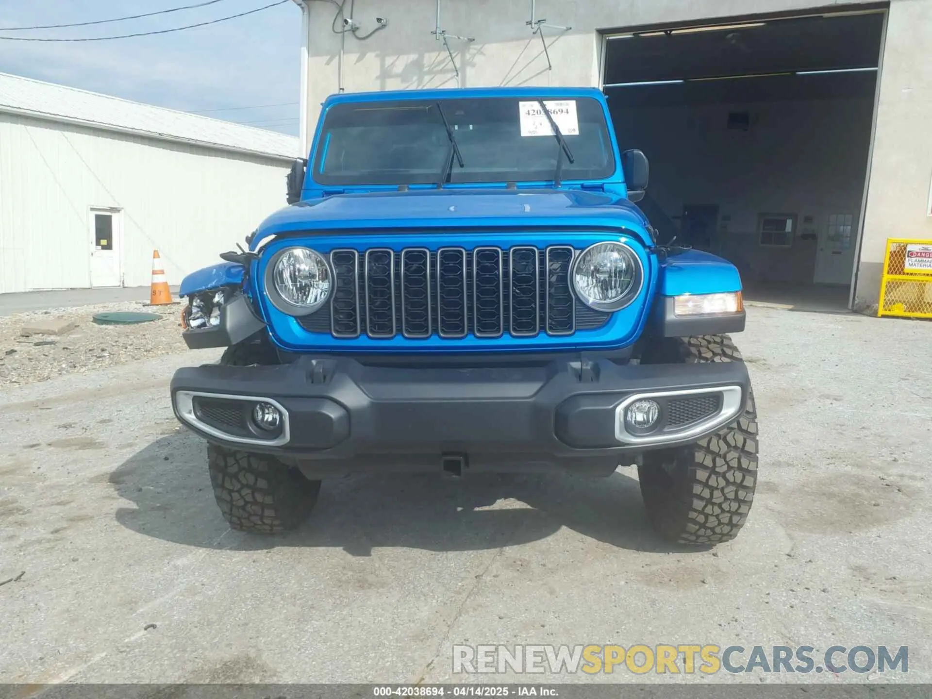 12 Photograph of a damaged car 1C6PJTAG9SL503849 JEEP GLADIATOR 2025