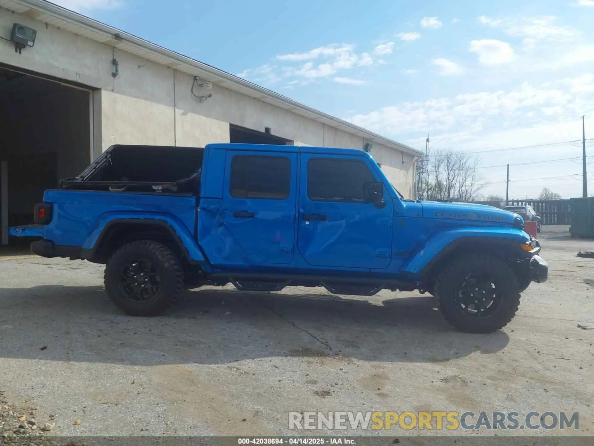 13 Photograph of a damaged car 1C6PJTAG9SL503849 JEEP GLADIATOR 2025