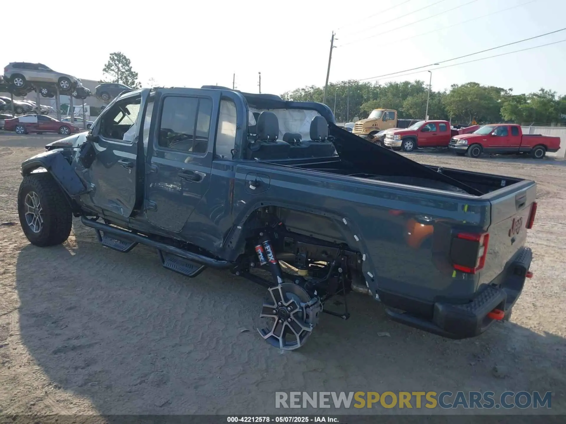 3 Photograph of a damaged car 1C6RJTEGXSL515043 JEEP GLADIATOR 2025