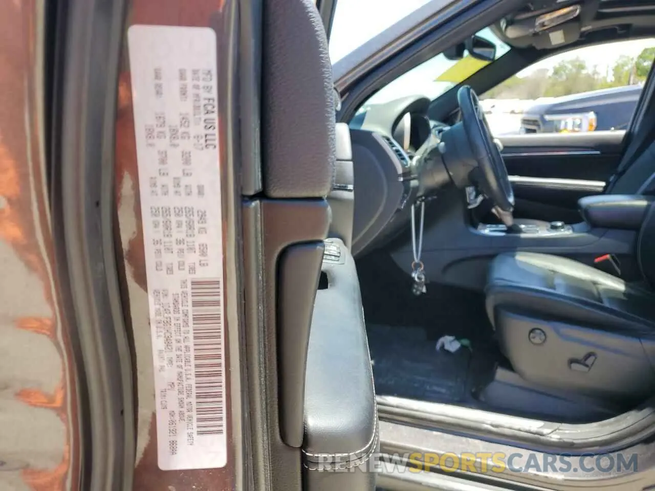 13 Photograph of a damaged car 1C4RJFBG1HC948421 JEEP GRAND CHER 2017