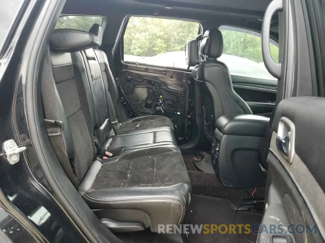 11 Photograph of a damaged car 1C4RJFDJ0HC948581 JEEP GRAND CHER 2017