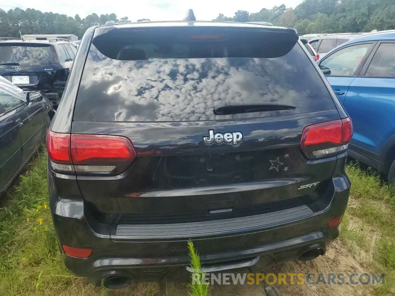 6 Photograph of a damaged car 1C4RJFDJ0HC948581 JEEP GRAND CHER 2017