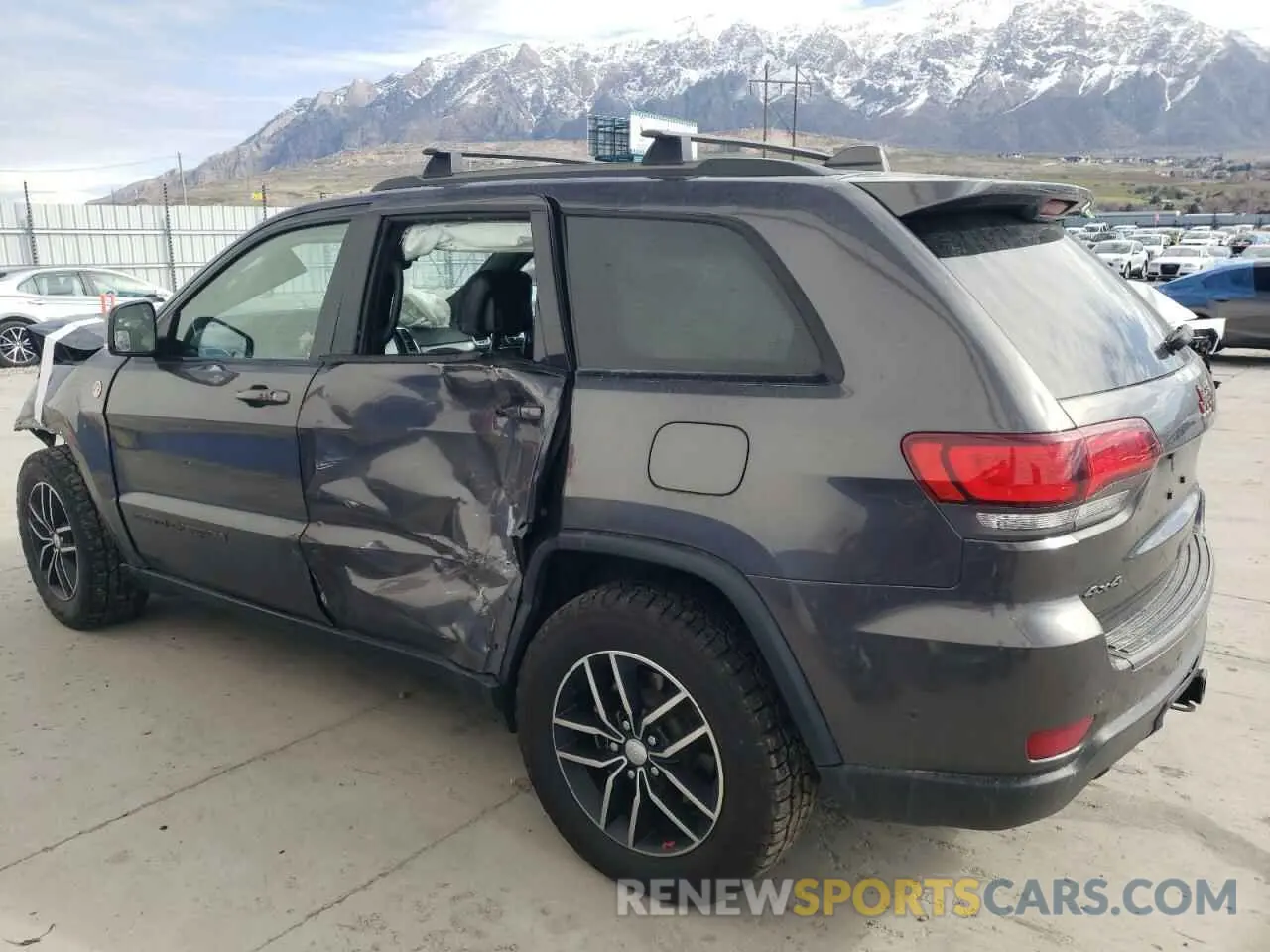 2 Photograph of a damaged car 1C4RJFLG2HC784546 JEEP GRAND CHER 2017
