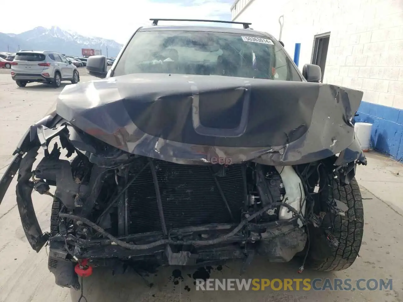 5 Photograph of a damaged car 1C4RJFLG2HC784546 JEEP GRAND CHER 2017