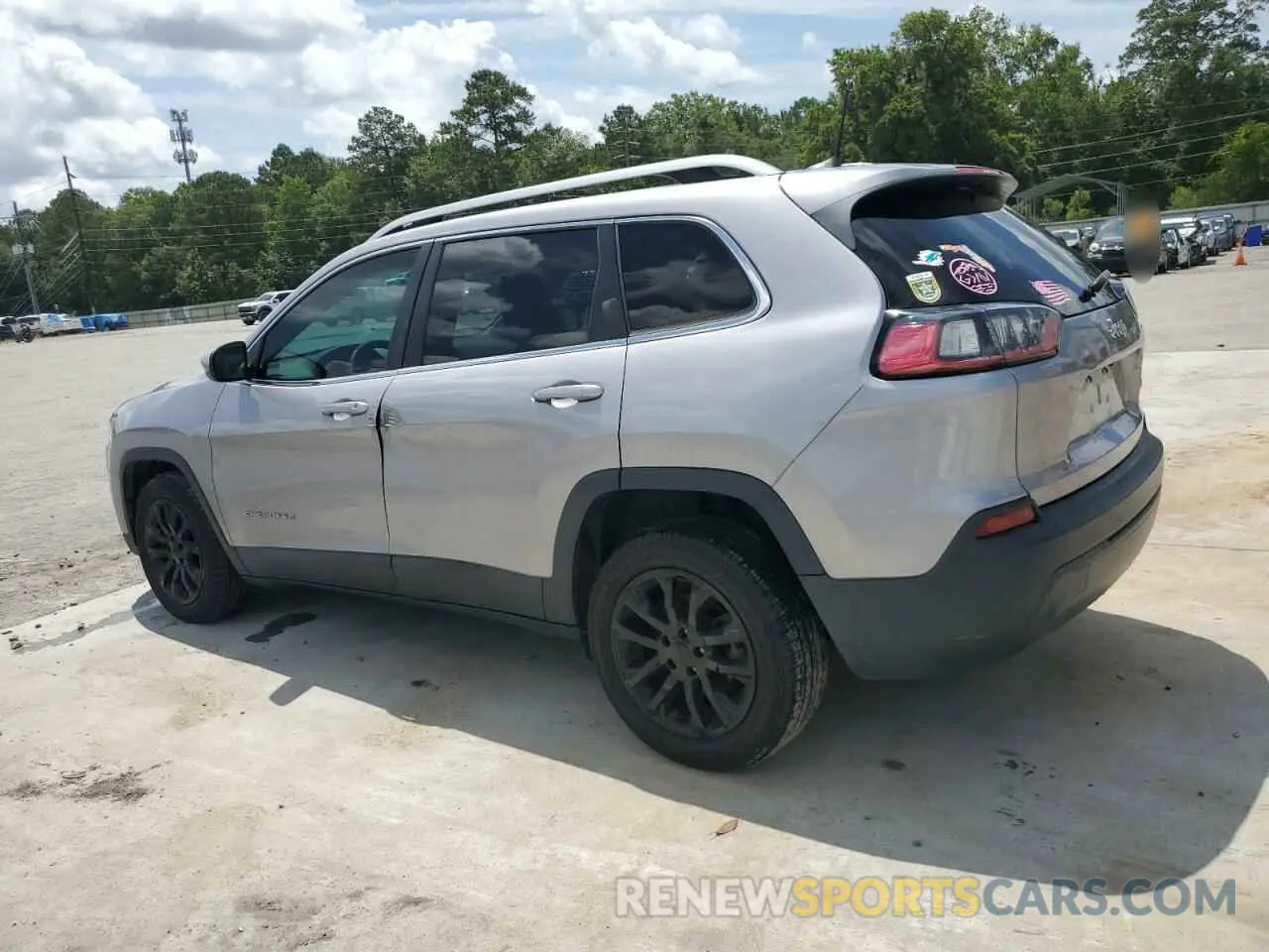 2 Photograph of a damaged car 1C4PJLCB0KD206568 JEEP GRAND CHER 2019