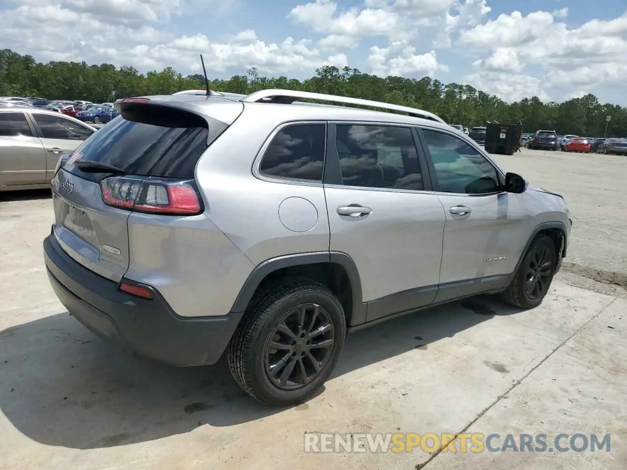 3 Photograph of a damaged car 1C4PJLCB0KD206568 JEEP GRAND CHER 2019