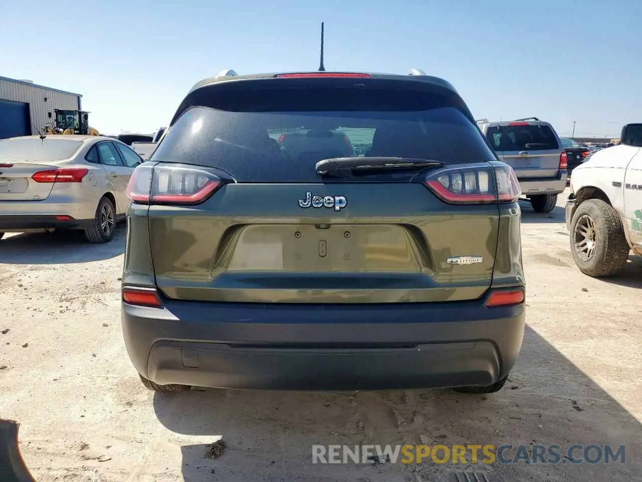 6 Photograph of a damaged car 1C4PJLCB1KD263409 JEEP GRAND CHER 2019