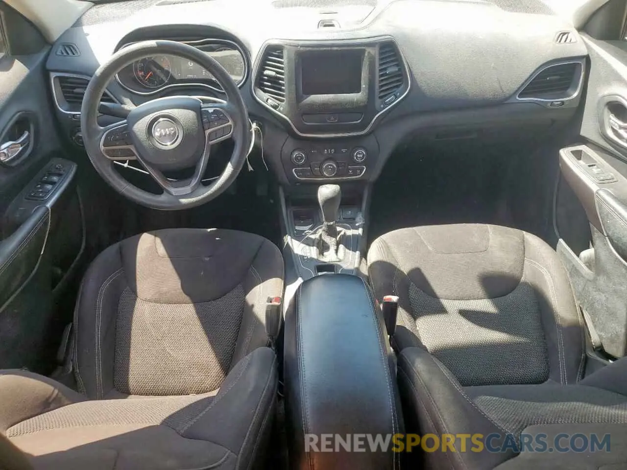 8 Photograph of a damaged car 1C4PJLCB1KD263409 JEEP GRAND CHER 2019