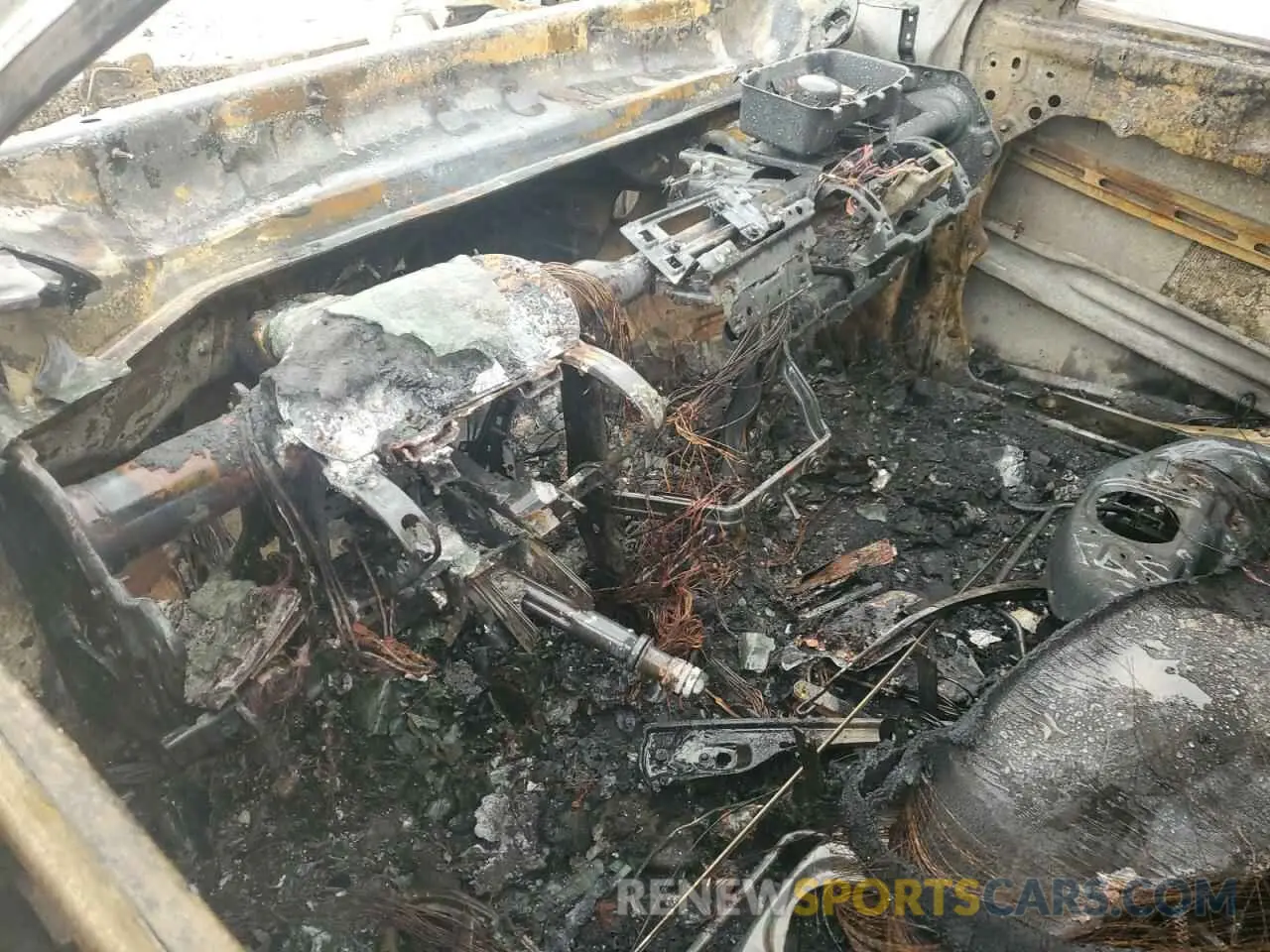 9 Photograph of a damaged car 1C4PJLCB1KD327593 JEEP GRAND CHER 2019