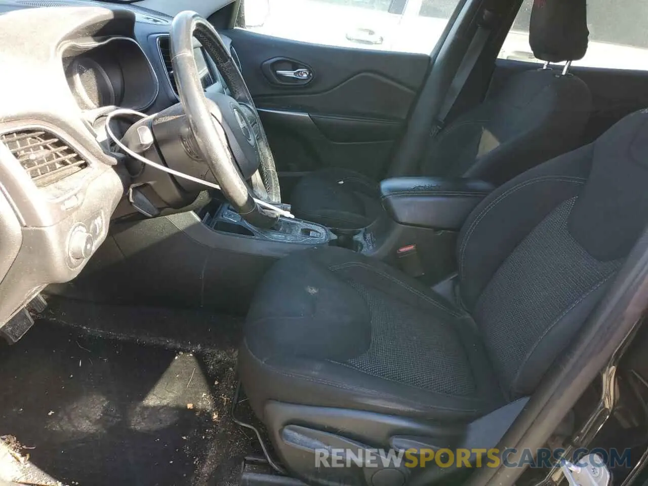 7 Photograph of a damaged car 1C4PJLCB1KD348749 JEEP GRAND CHER 2019