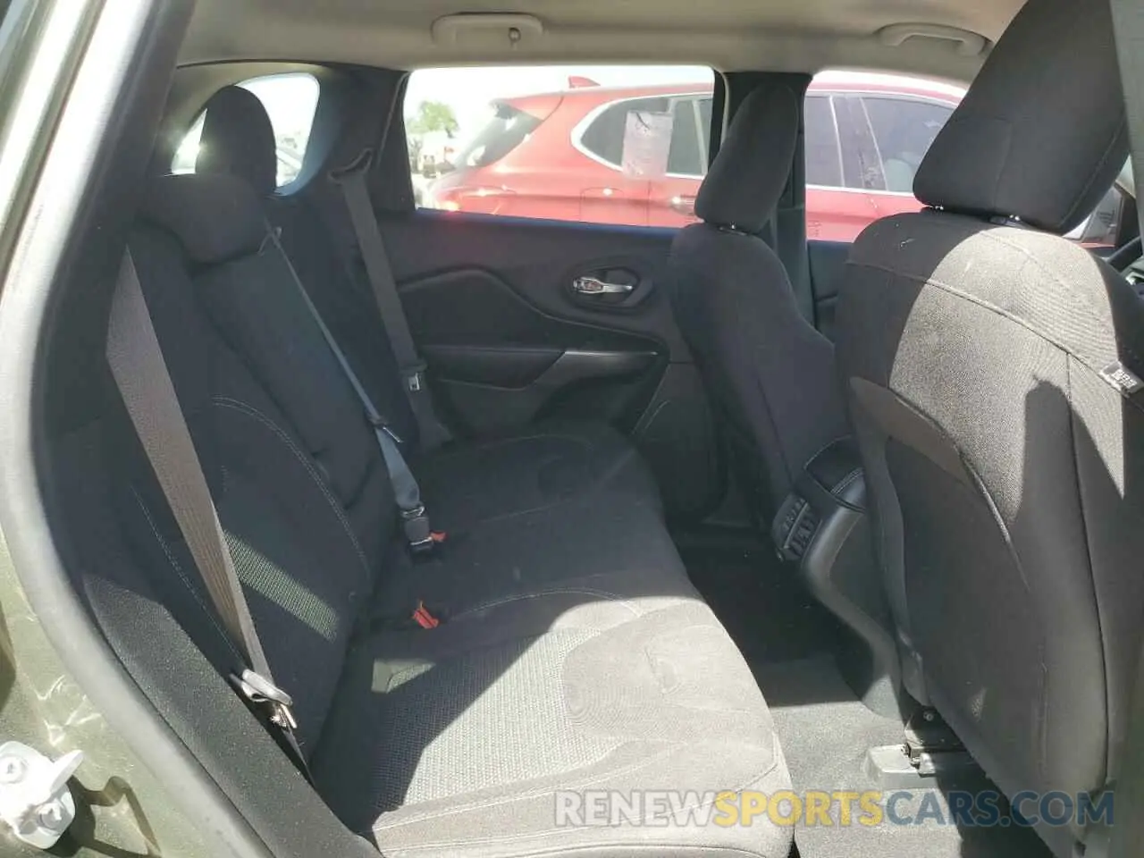 11 Photograph of a damaged car 1C4PJLCB1KD428925 JEEP GRAND CHER 2019
