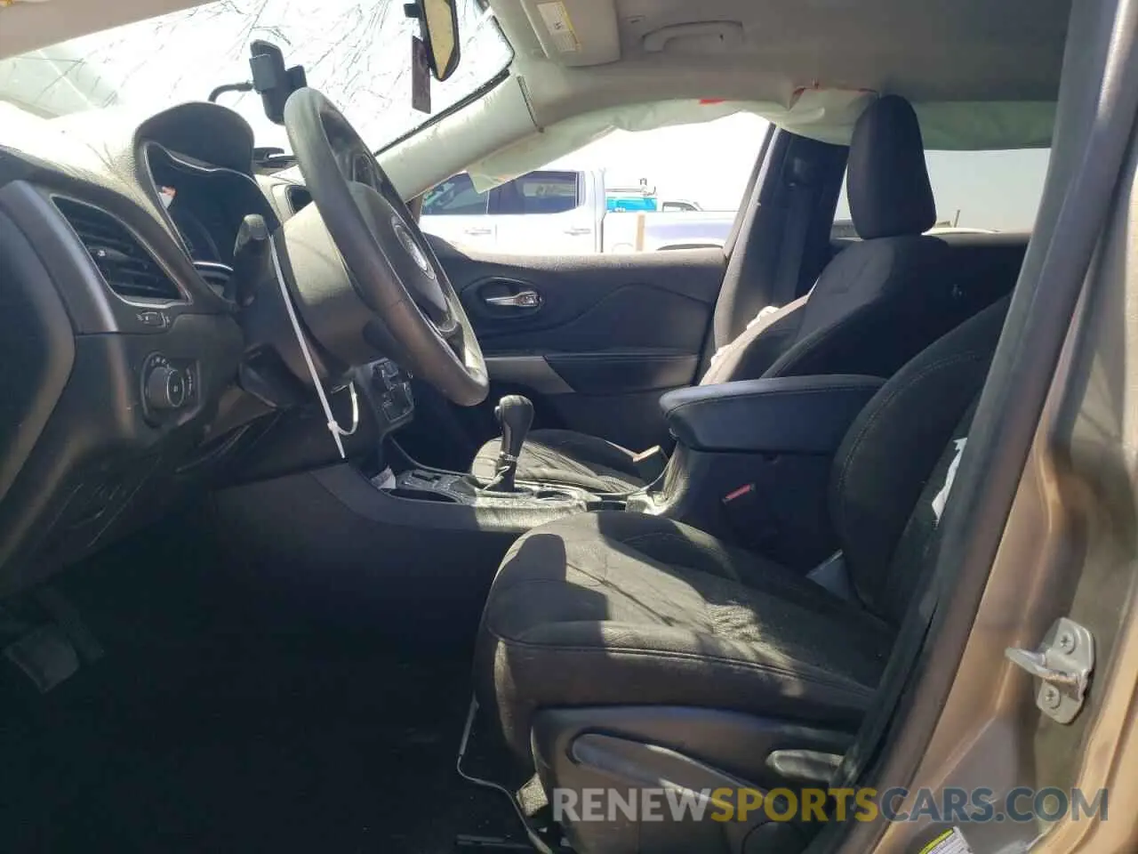 7 Photograph of a damaged car 1C4PJLCB2KD175825 JEEP GRAND CHER 2019