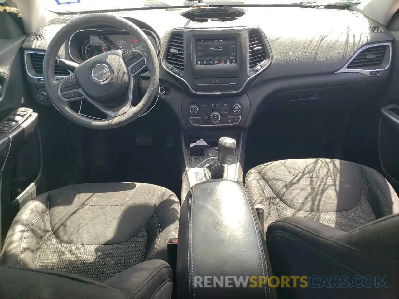 8 Photograph of a damaged car 1C4PJLCB2KD175825 JEEP GRAND CHER 2019