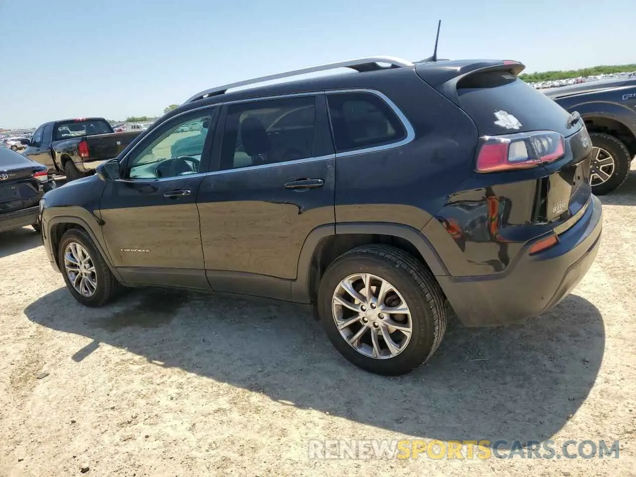 2 Photograph of a damaged car 1C4PJLCB3KD175767 JEEP GRAND CHER 2019