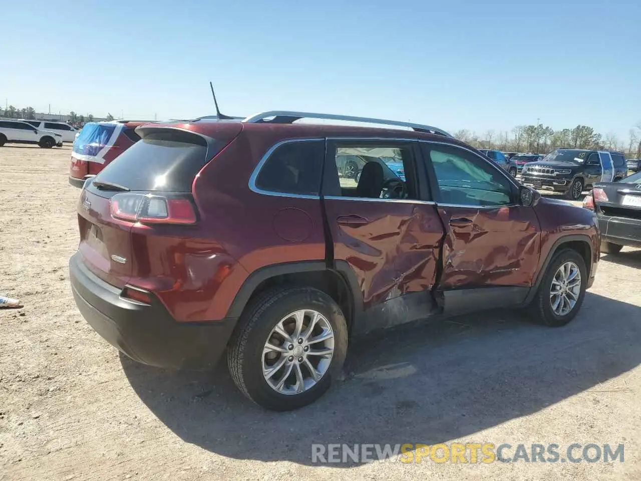 3 Photograph of a damaged car 1C4PJLCB3KD240780 JEEP GRAND CHER 2019