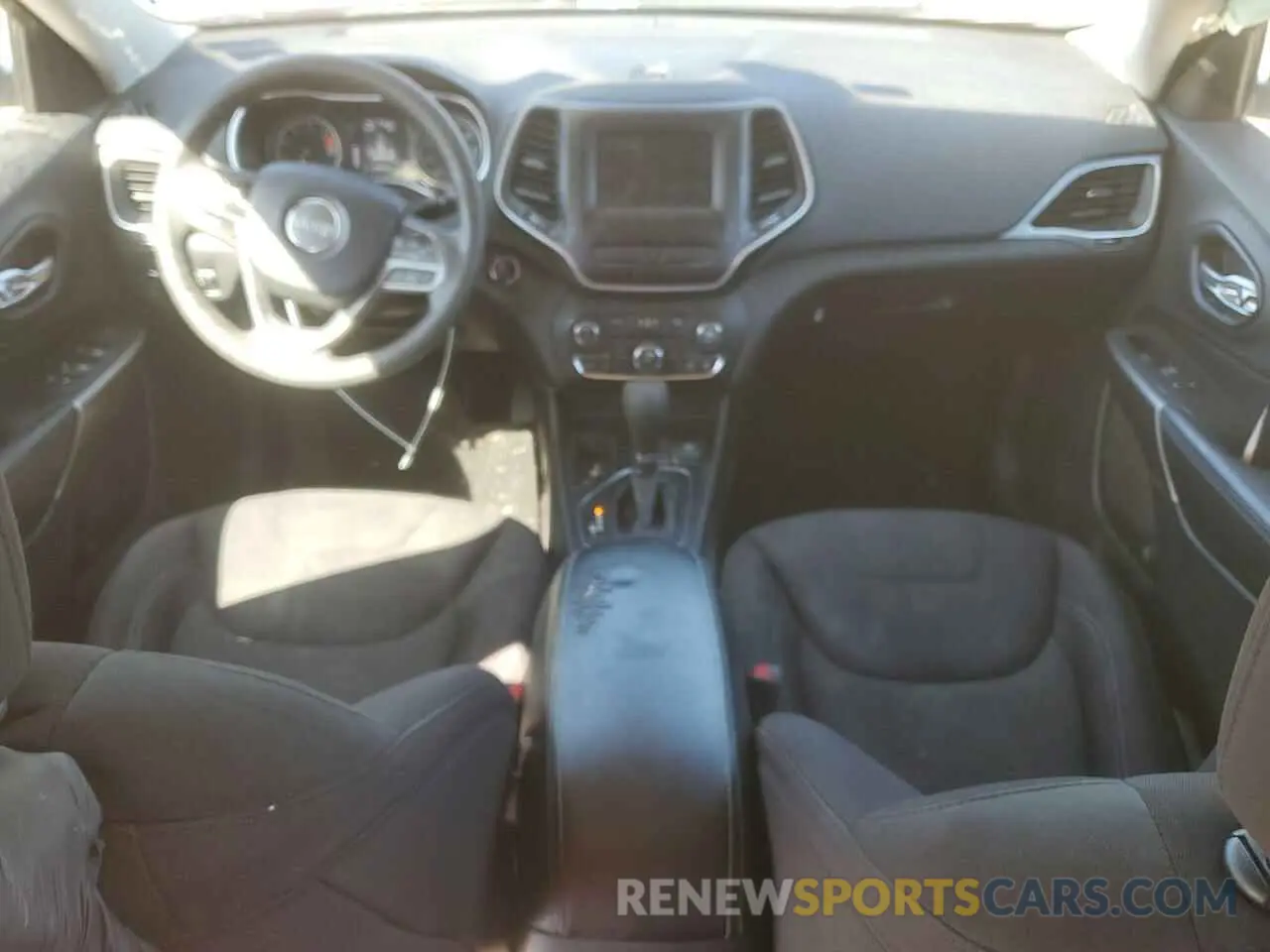 8 Photograph of a damaged car 1C4PJLCB3KD240780 JEEP GRAND CHER 2019