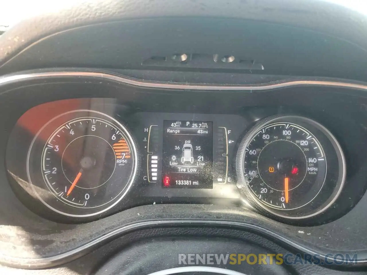 9 Photograph of a damaged car 1C4PJLCB3KD240780 JEEP GRAND CHER 2019