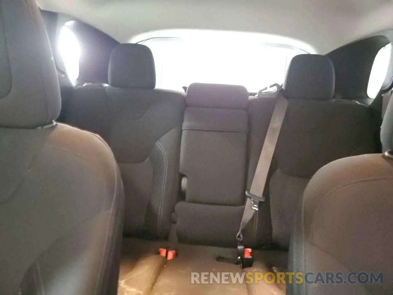 10 Photograph of a damaged car 1C4PJLCB3KD248278 JEEP GRAND CHER 2019