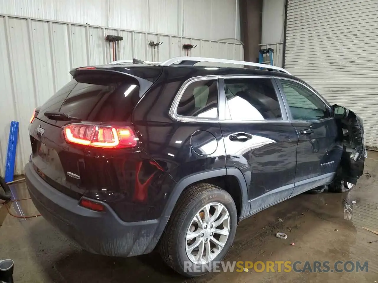 3 Photograph of a damaged car 1C4PJLCB3KD248278 JEEP GRAND CHER 2019