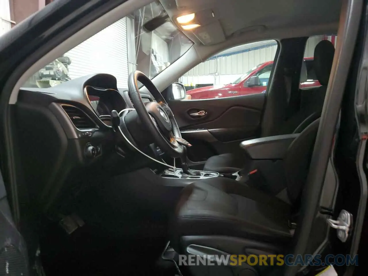 7 Photograph of a damaged car 1C4PJLCB3KD248278 JEEP GRAND CHER 2019