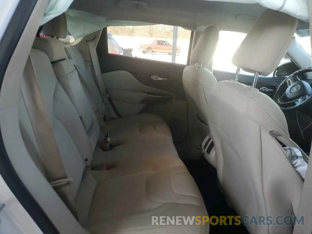 11 Photograph of a damaged car 1C4PJLCB3KD265923 JEEP GRAND CHER 2019
