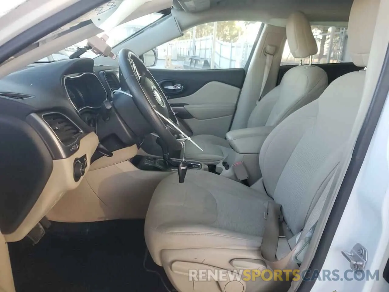 7 Photograph of a damaged car 1C4PJLCB3KD265923 JEEP GRAND CHER 2019