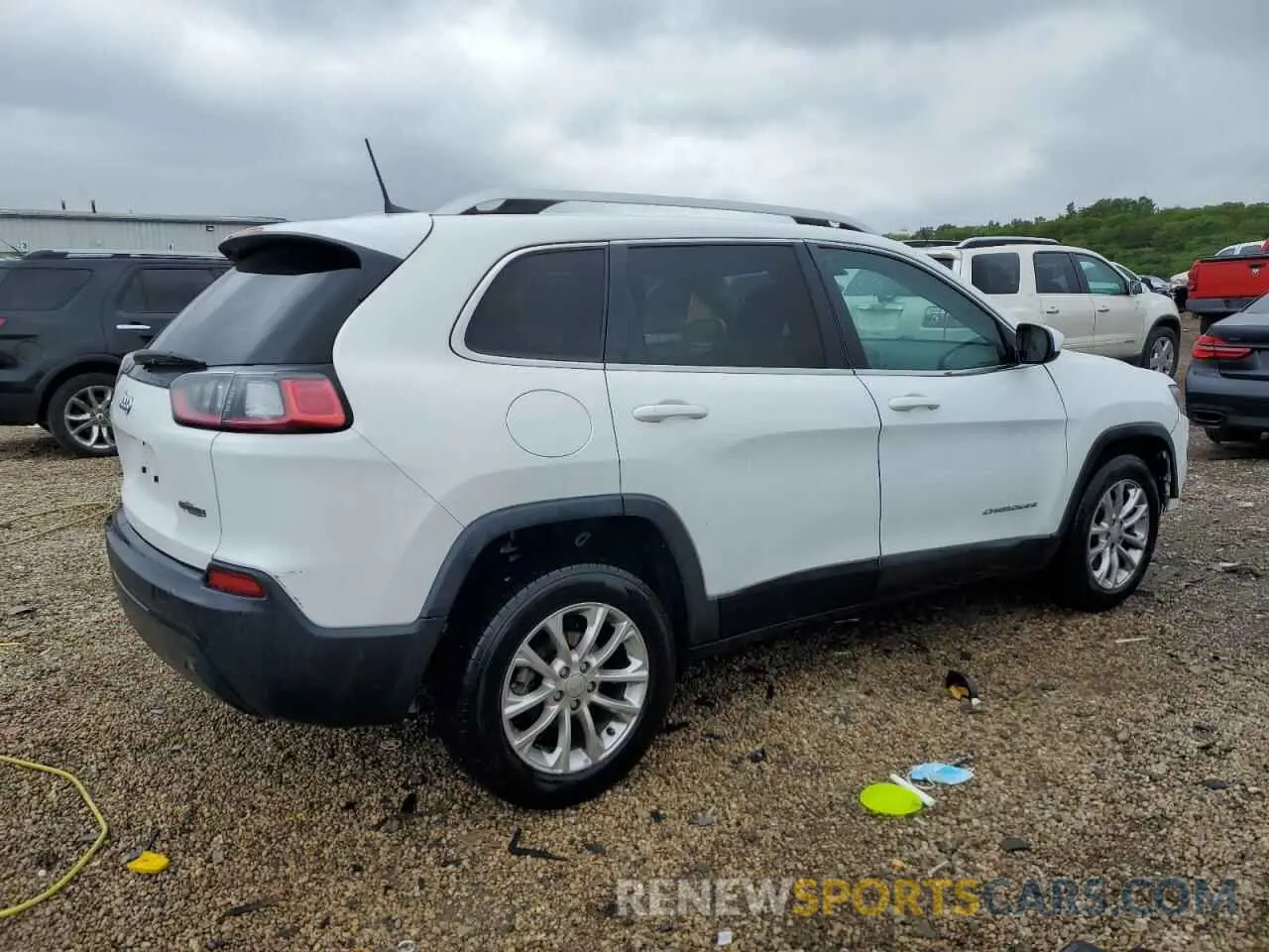 3 Photograph of a damaged car 1C4PJLCB3KD269759 JEEP GRAND CHER 2019