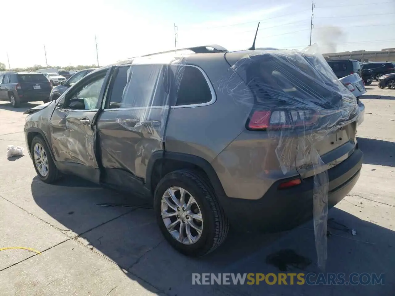 2 Photograph of a damaged car 1C4PJLCB3KD272242 JEEP GRAND CHER 2019
