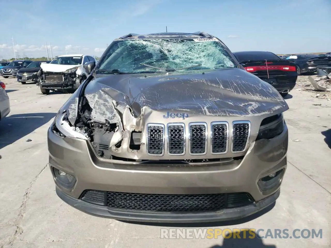 5 Photograph of a damaged car 1C4PJLCB3KD272242 JEEP GRAND CHER 2019