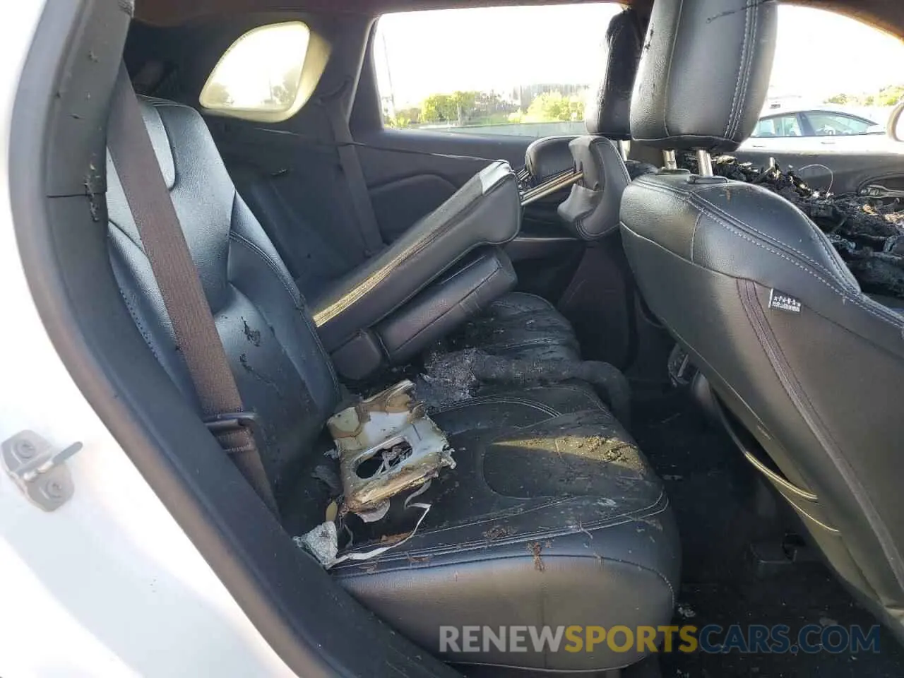11 Photograph of a damaged car 1C4PJLCB3KD344802 JEEP GRAND CHER 2019